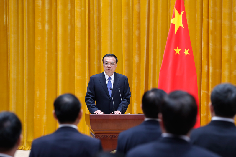 国务院举行宪法宣誓仪式 李克强总理监誓